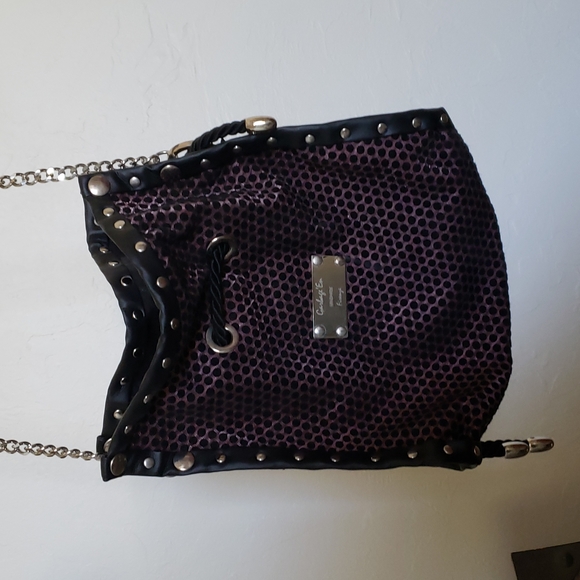 Italian handbag. Purple and black. Chain shoulder strap. Sinched rope to close. - Picture 1 of 5
